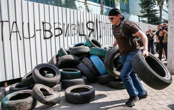 В ОБСЄ засудили напад на "Інтер". Дунья Міятович закликала владу забезпечити безпеку роботи співробітників телеканалу.