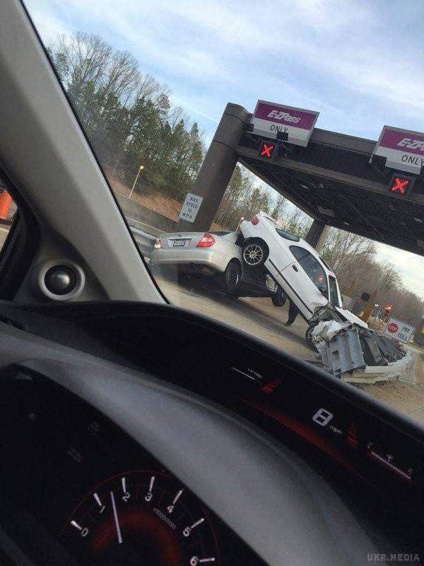 Навмисне не придумаєш: свіжа порція веселих фотографій. Настрій потрібно піднімати забійним гумором.