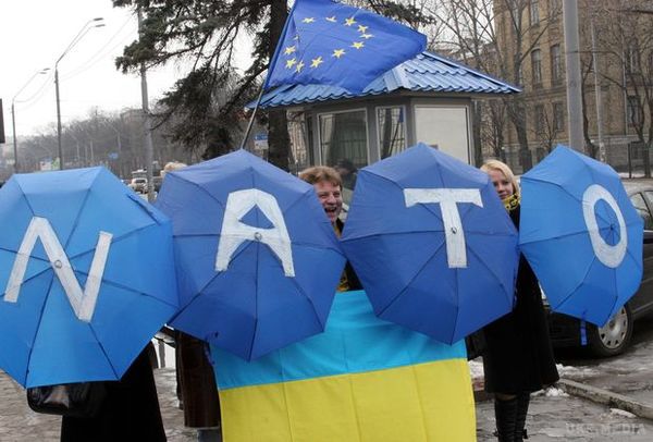  Коли Україна зможе стати членом НАТО - Столтенберг.  України сама вибрала шлях попередніх реформ, а вже потім ймовірної подачі заявки на членство в альянсі.
