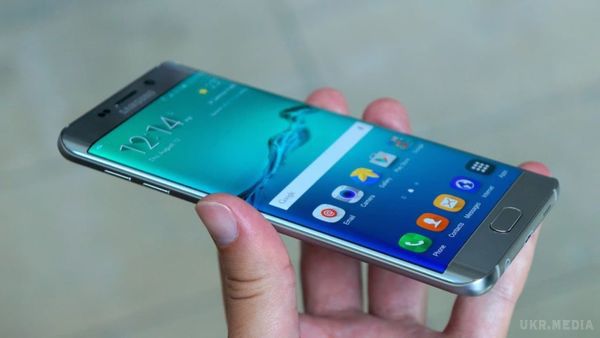 Авіакомпанії заборонили заряджати смартфони Samsung Galaxy Note 7 на борту літака. Обмеження були введені Qantas, Jetstar і Virgin Australia.