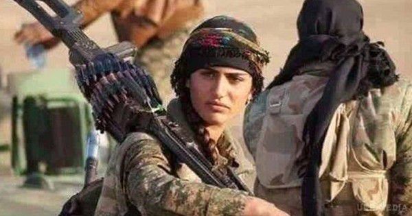 "Курдська Анджеліна Джолі" загинула у Сирії. Асія Рамазан Антар, якій було 22 роки, загинула 7 вересня в ході боїв за Джераблус. За деяку схожість з відомою актрисою, дівчину називали «курдською Анджеліною Джолі».