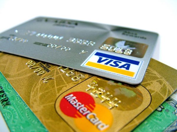 НБУ зняв відповідальність із користувачів платіжних карток. У випадку шахрайських дій
