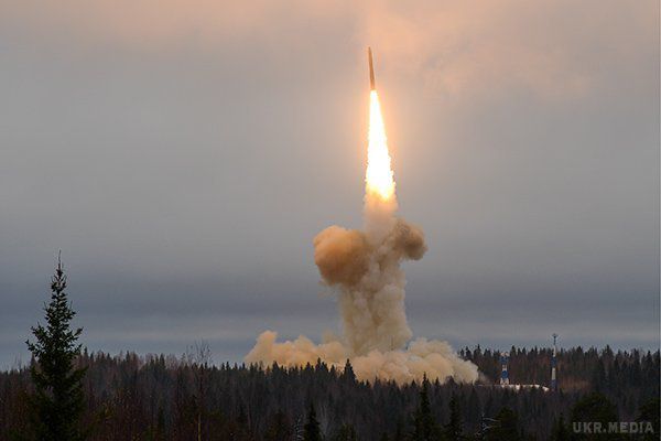 Під час навчань Росія запустила міжконтинентальну балістичну ракету Тополь. Росія під час стратегічних командно-штабних навчань Кавказ-2016 провела запуск міжконтинентальної балістичної ракети РС-12М Тополь