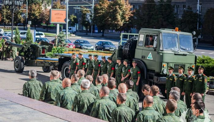 У Донецьку помпезно поховали командира бандформування «Кальміус» (ФОТО). В окупованому Донецьку у суботу, 10 вересня, пройшли похорони одного з «польових командирів» самопроголошеної «ДНР», керівника бандформування «Кальміус» Олександра Немогая з позивним «Алекс».