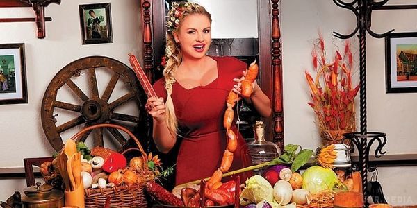 Анна Семенович не витримала режим суворої дієти. Телеведуча вирішила побалувати себе солодощами і на час закинути дієту.