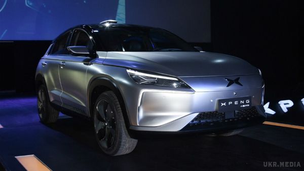 Китайці побудують конкурента Tesla Model X. Компанія Xiaopeng показала передсерійний електричний кросовер