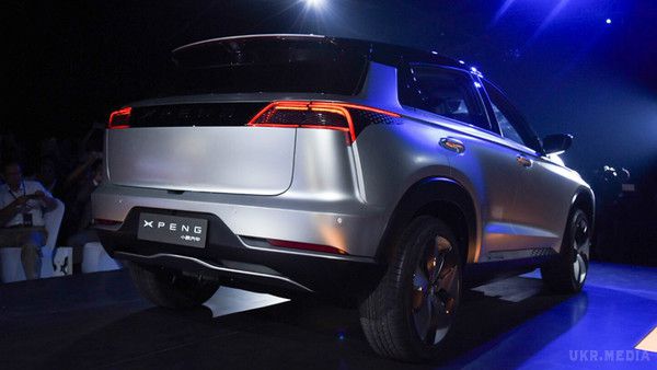 Китайці побудують конкурента Tesla Model X. Компанія Xiaopeng показала передсерійний електричний кросовер