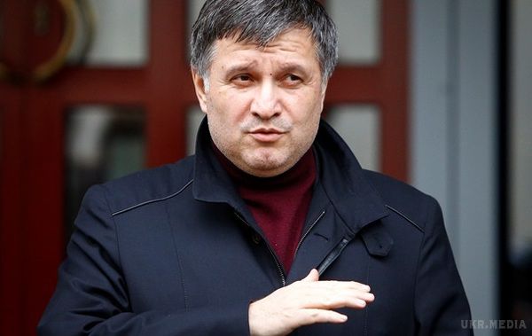 Аваков сказав, скільки звільнених за "законом Савченко" знову скоїли злочини. Міністр внутрішніх справ Арсен Аваков звернувся до Верховної Ради з вимогою внести зміни до "закону Савченко"