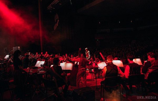 Lords of the Sound повертаються з новою програмою. Lords of the Sound постійно дивує глядача і проявляє себе в абсолютно різних амплуа.