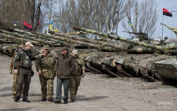 У Мінську підписали документ про розведення військ. Документ підписано під час засідання тристоронньої групи з Донбасу.