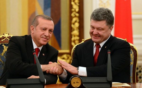 Кремль відреагував на заяву Ердогана про підтримку України. Роблячи такі заяви, Ердоган повинен розуміти, чим ризикує у контексті російсько-турецьких відносин, які лише недавно почали налагоджуватися 