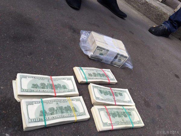 Генпрокурор розповів про викриття члена ВРЮ, який вимагав хабара у $500 тисяч. За незаконний вплив на судове рішення.
