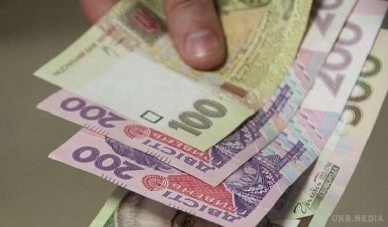 Українці почали активно знімати депозити - ЗМІ. Українці, які мають депозити в банках розміром понад 50 тис