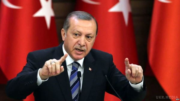 Ердоган заявив про готовність Туреччини брати участь разом зі США у звільненні сирійської Ракки. Туреччина хоче приєднатися до військової операції, яку очолює США, щодо звільнення сирійського міста Ракка 