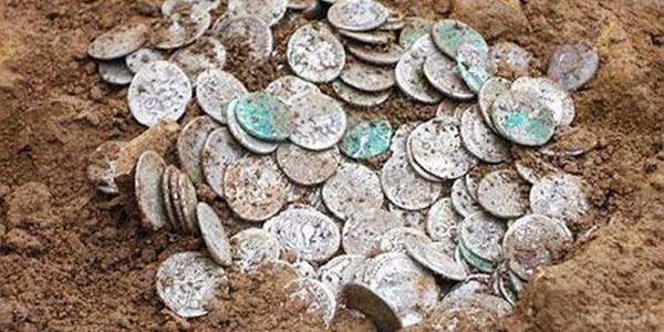 Знайдені монети Стародавнього Риму та Османської імперії. На японському острові Окінава археологи знайшли десять монет Стародавнього Риму та Османської імперії.
