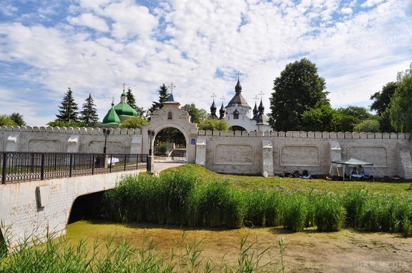  Національний рейтинг успішності ЗНО  очолило Містечко на Волині. Містечко на Волині, де мешкає менше двох тисяч людей, очолило Національний рейтинг успішності ЗНО 