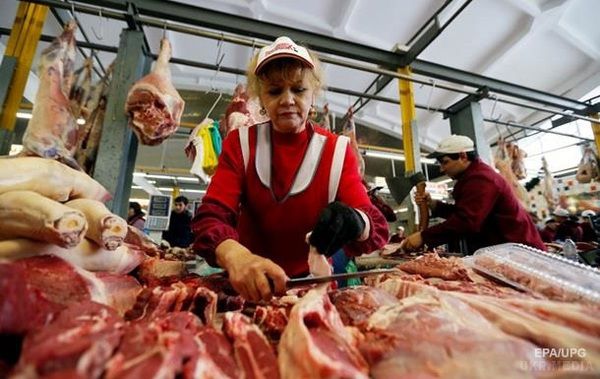 Молдова заборонила імпорт м'яса з України. Таке рішення молдовський уряд прийняв після спалаху вірусу африканської чуми свиней в Дондюшанському районі.