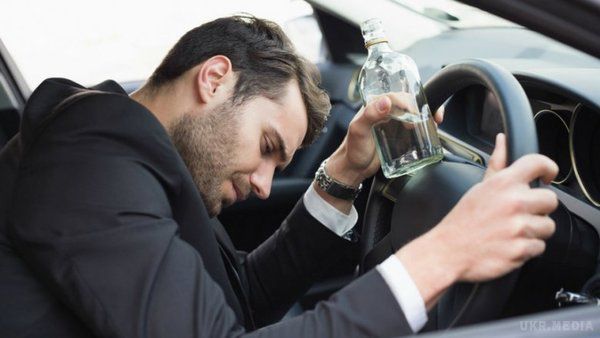 Сьогодні зросли штрафи за п'яне водіння. Сьогодні набув чинності закон, яким передбачено збільшення штрафів за водіння у стані сп'яніння.