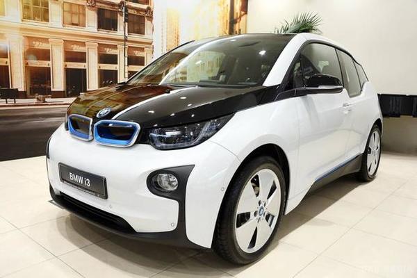 BMW починає продажі електромобілів в Україні. Слідом за Renault про початок офіційних продажів електромобілів у нашій країні заявив офіційний імпортер BMW в Україні «АВТ Баварія».