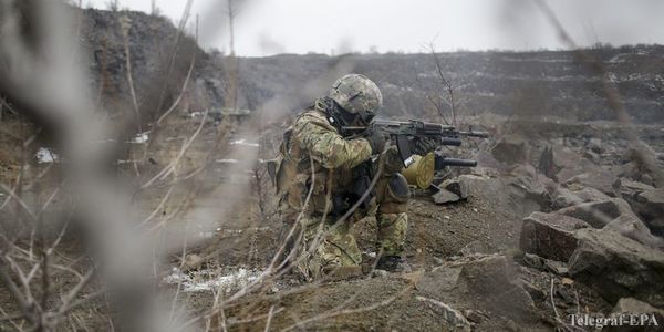 На Донбасі в районі Авдіївки зав'язався запеклий бій - бойовики атакували з танків. Бойовики  вдарили з мінометів 82мм і навіть танків і гранатометів.