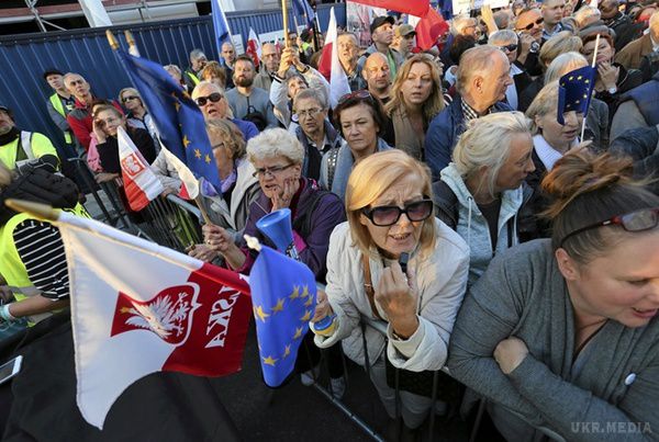 Заборона абортів у Польщі: бідні польки їдуть у Львів, багаті - в Європу. Польща може стати другою країною в Європі після Ірландії, де будуть повністю заборонені аборти. 