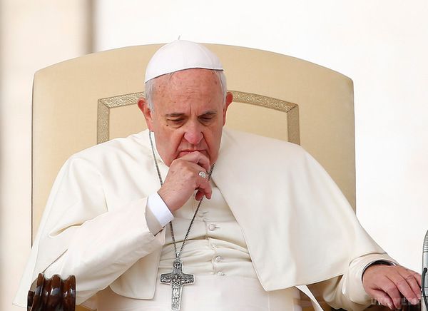 Папа Римський Франциск  закликав поважати геїв. Понтифік, однак, піддав критиці гендерну теорію, яка припускає, що люди можуть самі відносити себе до тієї чи іншої статі