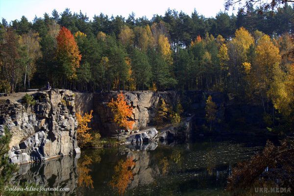 Не сиди вдома: куди поїхати в Україні восени (фото). Осінь - чудова пора для невеликих подорожей на вихідні. Каньйони, ліси, парки, які восени забарвлюються в мільйон різних кольорів - вам потрібно зовсім небагато грошей і один вільний вихідний.