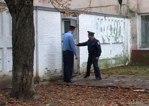 Жителя Полтави зарізали на очах у матері. Вбивцю затримали.