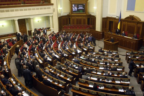 Верховна Рада продовжила мораторій на продаж земель сільгосппризначення. Верховна Рада продовжила мінімум до 2018 року мораторій на продаж земель сільськогосподарського призначення.