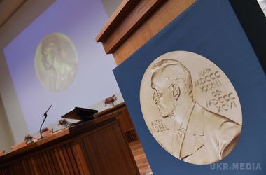 Хто і за що отримав Нобелівську премію цього року. Лауреатом Нобелівської премії миру став президент Колумбії. Нобелевська премія миру 2016 року присуджена президенту Колумбії Хуану Мануелю Сантосу.