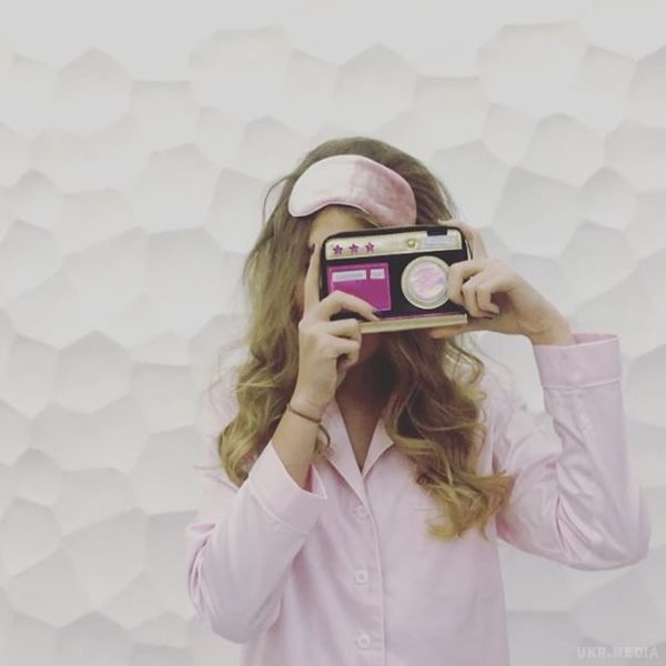  Дочка Віри Брежнєвої знялася для Cosmo. Соню Кіперман знялася для журналу Cosmo.