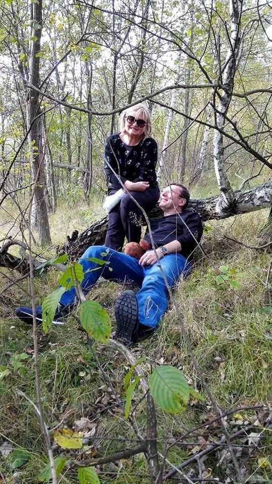 Як відпочивають українські політики (фото). Юрій Луценко обожнює "тихе полювання", Пашинський полюбляє ловити рибу, а Ляшко збирає власний врожай