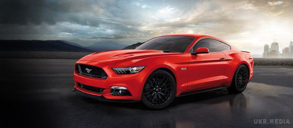 Ford Mustang готується представити оновлену модель з 10-ступінчастою коробкою передач. Крім косметичних хитрощів, новий Mustang, як купе, так і кабріолет отримає десятиступенчату автоматичну коробку передач. Про це дізналися в цьому році дилери після того, як помітили передачу на десять ступенів, яка була представлена в онлайн-каталозі Ford.