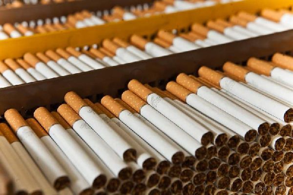 В 2017 році середня ціна пачки сигарет зросте на три гривні.   В 2024 році тютюнові вироби коштуватимуть 90 євро за 1000 сигарет.