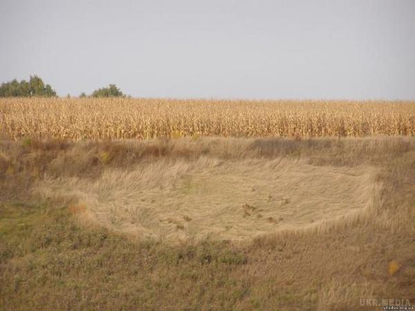 На Сумщині виявили нову аномальну територію (фото). В рамках шкільних експедицій "Ромни - Космопошук" (м. Суми) в сезоні 2016 року юні дослідники виявили на Сумщині нову територію з аномальними властивостями.