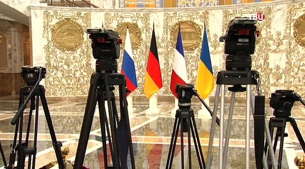У Франції назвали умову проведення саміту "нормандської четвірки" в Берліні - ЗМІ. Поки що у Франції не впевнені, що саміт 19 жовтня відбудеться.