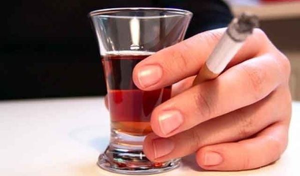  Вчені виявили в організмі людини ген, що попереджає розвиток алкоголізму. На думку дослідників, активація цього гена може привести до повної відмови людини від вживання алкоголю. 