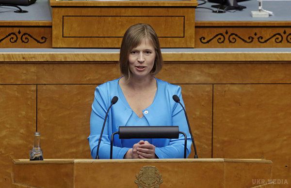 Естонією вперше в історії керуватиме жінка - мама чотирьох дітей. За єдиного претендента на посаду -- Керсті Кальюлайд -- депутати віддали 81 голос із 101.