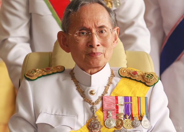 Помер найстаріший король світу. У Таїланді на 89-му році життя помер король Пхуміпон Адульядет .