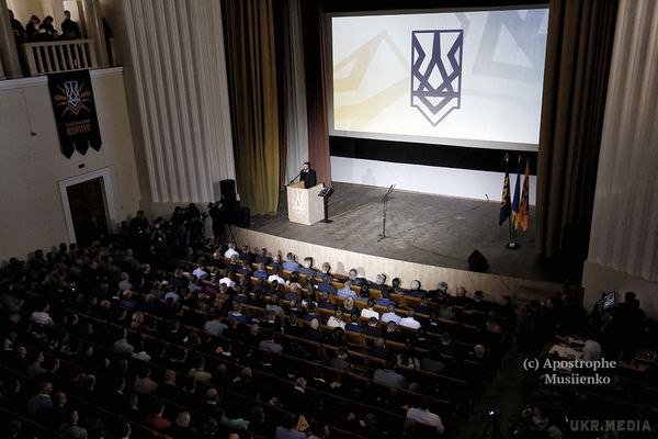 Проект "Азова": чи Україна отримає нового кандидата в президенти. Як партія "Національний корпус" Андрія Білецького може набрати політичну вагу.