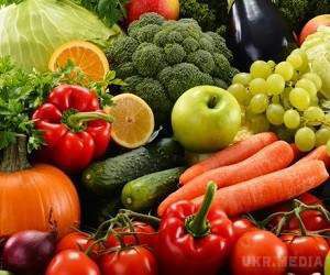 Продукти, які обов'язково потрібно їсти в осінній період. Для зміцнення імунітету в осінній період всім без винятку варто вводити в раціон якомога більше свіжих овочів і фруктів, зелені, нежирних каш і горіхів.