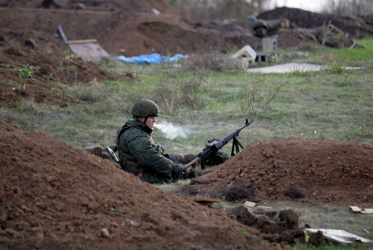 Упродовж дня бойовики 23 рази обстрілювали українські позиції в зоні АТО - штаб. В районі Троїцького, Авдіївки і Новгородського окупанти обстріляли позиції українських захисників з гранатометів різних систем, кулеметів великого калібру і стрілецької зброї.