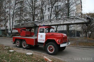 У Харкові палала багатоповерхівка (фото). У неділю в Харкові сталася пожежа в двенадцатиповерхівці житлового будинку на вул. Саперній, 34. 