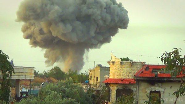 Авіація завдала нових ударів по районах Алеппо, які контролює опозиція. В результаті авіаударів по районах, що контролюються силами опозиції в північній провінції Алеппо, загинули 49 людей і ще 113 отримали поранення.