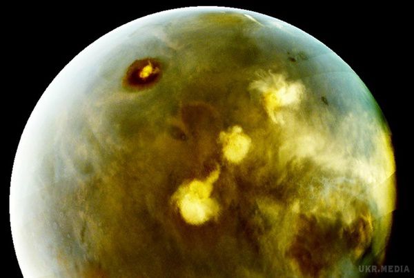 Вчені показали, як Марс світиться в ультрафіолеті (фото, відео). Нові знімки Марса показали ультрафіолетове світіння в атмосфері.