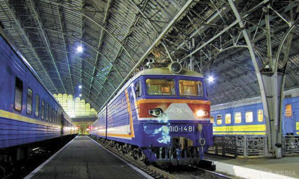 До осінніх шкільних канікул ПАТ «Укрзалізниця» призначила 5 поїздів. Зважаючи на попит, Укрзалізниця призначила додаткові поїзди на час осінніх шкільних канікул , які розпочнуться наприкінці жовтня 2016 року. 