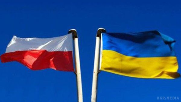 Парламенти України та Польщі прийняли спільну декларацію пам'яті та солідарності. Документ підтримали 243 українських і 367 польських депутатів.