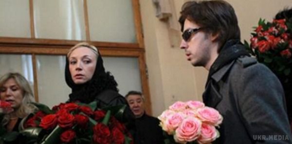 Аллу Пугачову поховають на Кузьмінському Кладовищі. Королева російської естради Алла Пугачова в таємниці придбала собі місце на Кузьмінському кладовищі, де поховані її батько, мати і брат. 