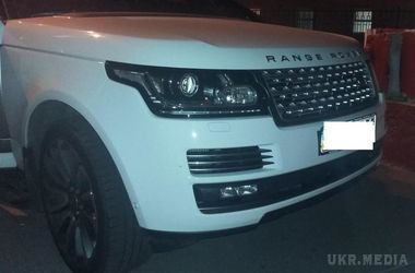 Розшукуваний Інтерполом Range Rover знайшли під Харковом. Громадянка України намагалася провезти іномарку в Росію.