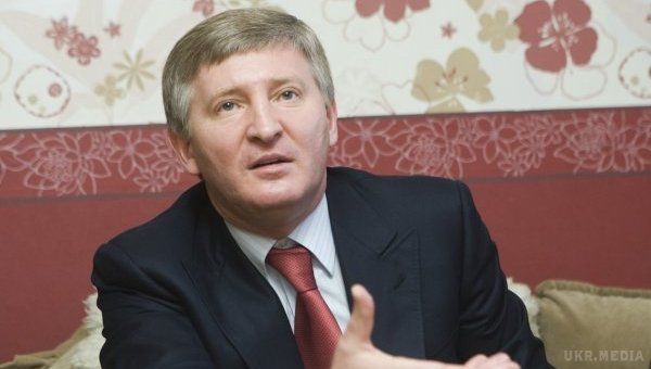 Господарський суд Києва зобов'язав Ахметова повернути держбанку 800 мільйонів гривень. Таке рішення суду було зумовлене тим, що компанія ESU неналежним чином виконувала зобов'язання щодо виплати відсоткового доходу за облігаціями.